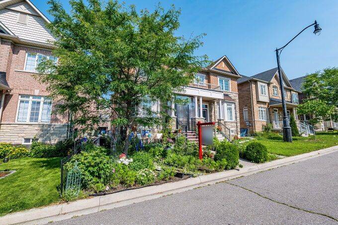 Brampton, ON L6Y 0Y7,68 Fallmeadow CIR