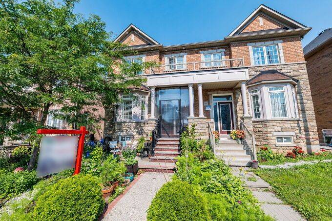 Brampton, ON L6Y 0Y7,68 Fallmeadow CIR