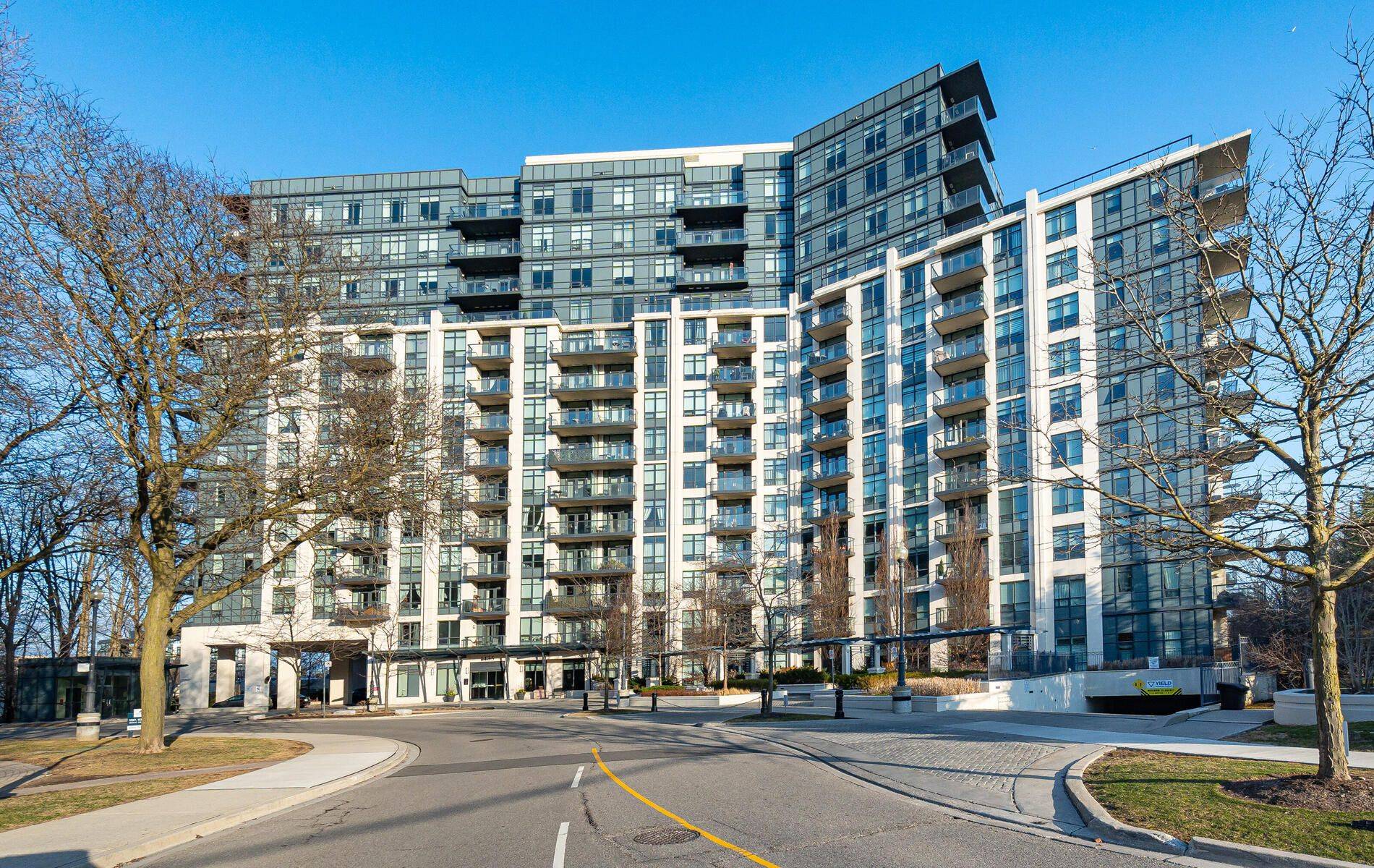 Toronto W08, ON M9A 0C3,1135 Royal York RD #1302