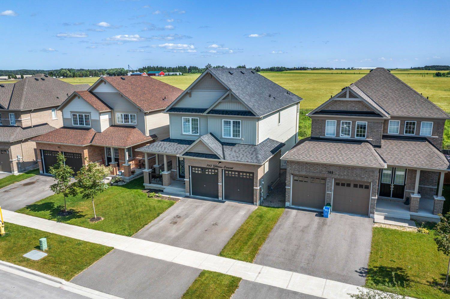 Shelburne, ON L9V 3X3,745 Gilmour CRES