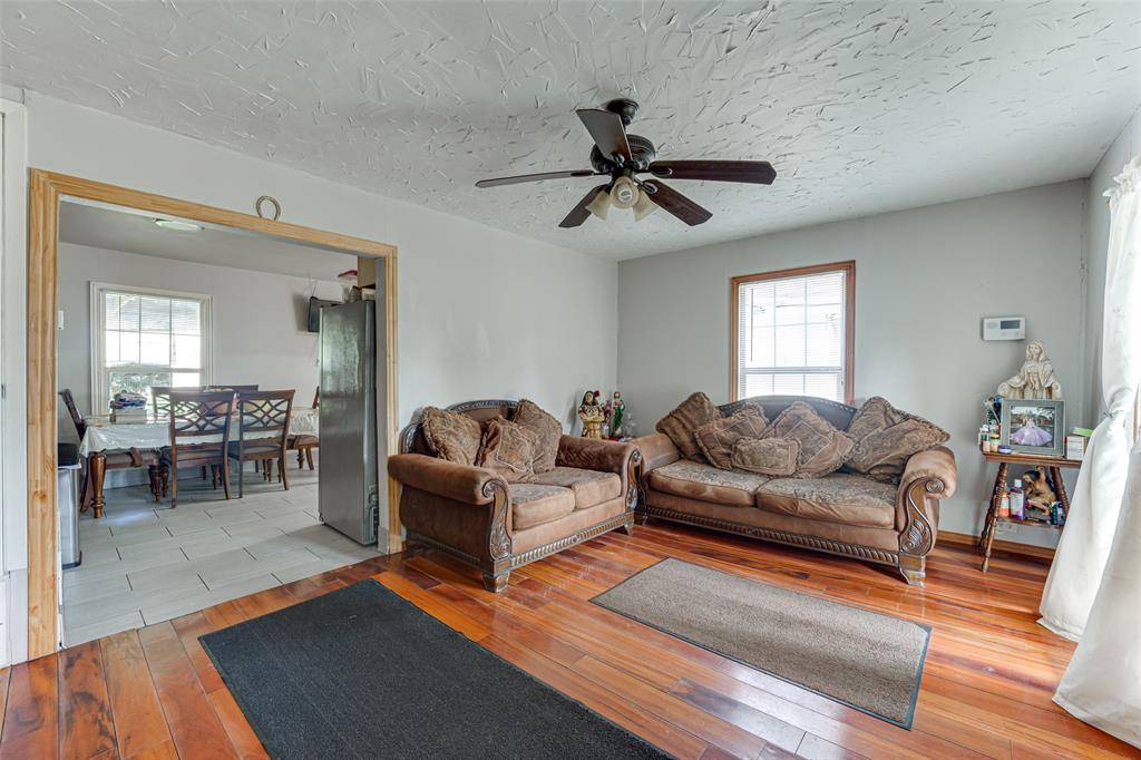 Dallas, TX 75227,2957 Darby Drive