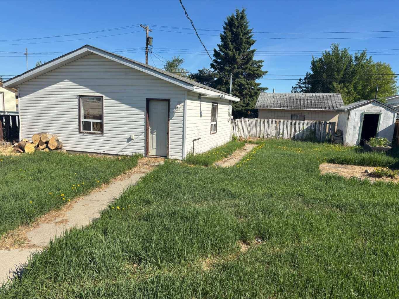 Peace River, AB T8S 1G3,9518 85 AVE
