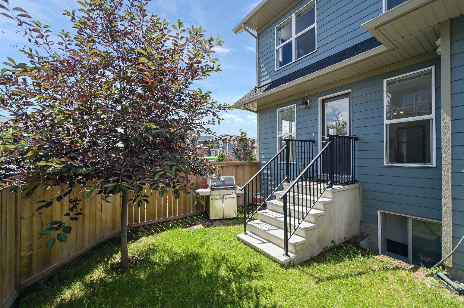 Calgary, AB T3M 3K8,403 Cranbrook SQ SE