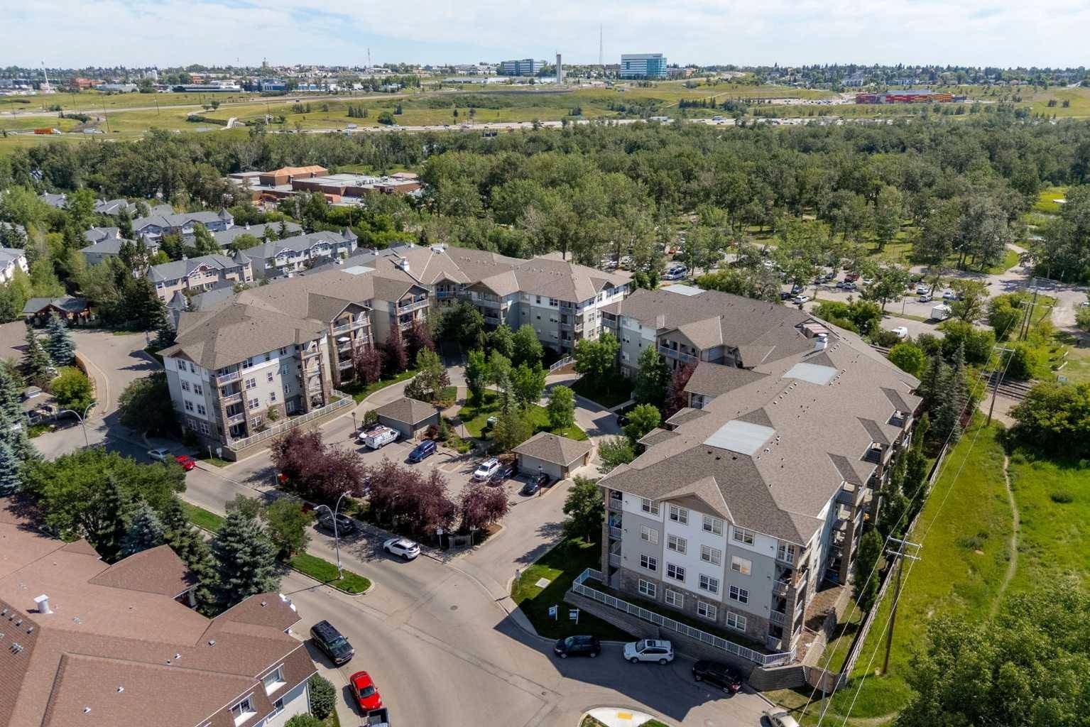 Calgary, AB T2G 5S6,1414 17 ST SE #214