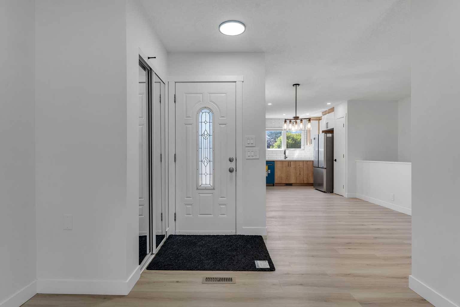 Calgary, AB T3J 1G2,83 Falworth CT NE