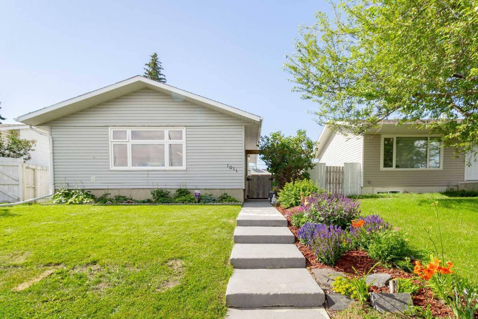 Calgary, AB T2A 2H6,1011 Penrith CRES SE