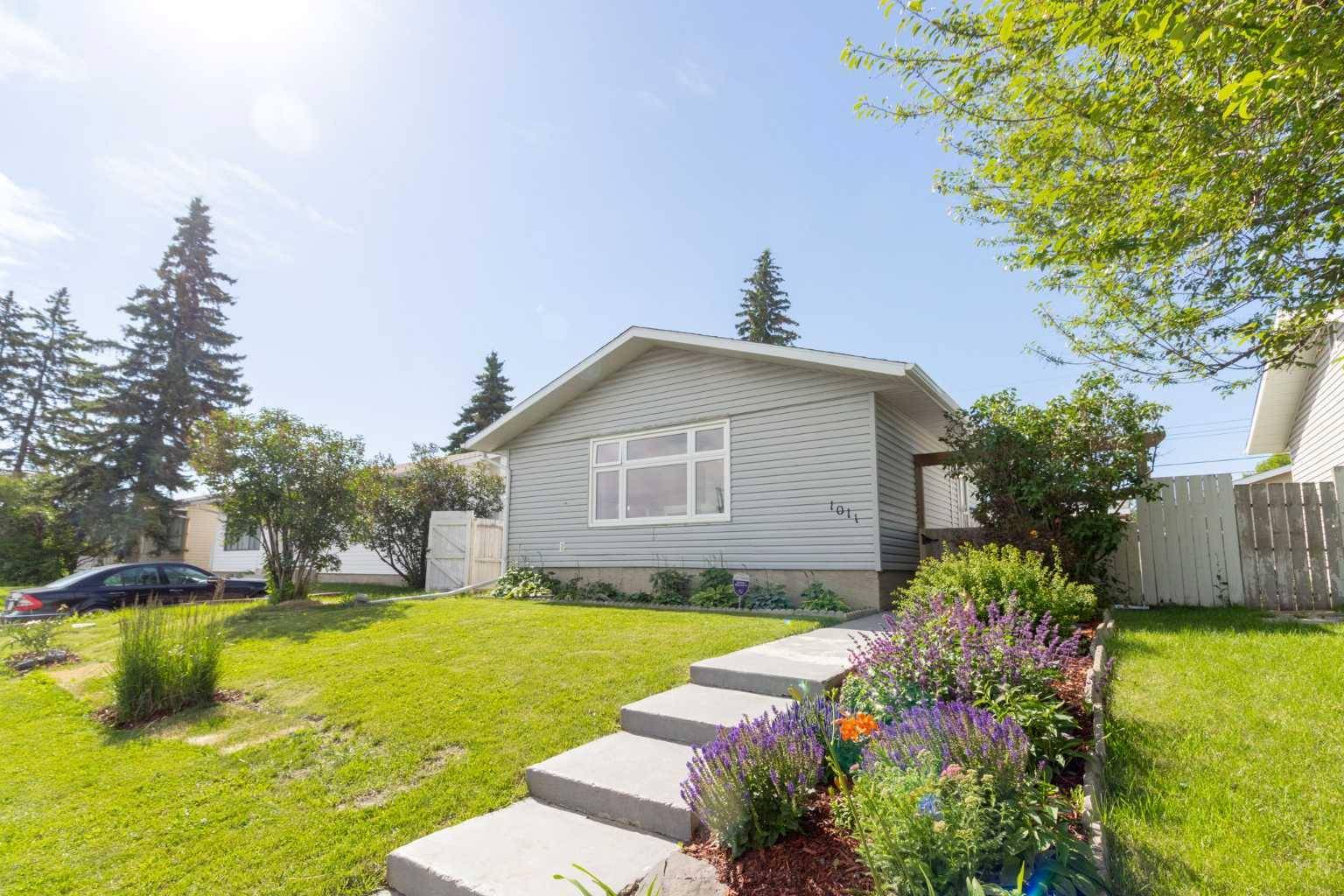 Calgary, AB T2A 2H6,1011 Penrith CRES SE