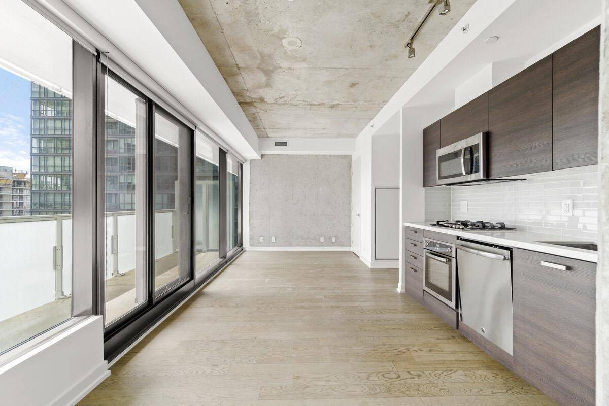 Toronto C01, ON M5V 0M6,11 Charlotte ST #1901