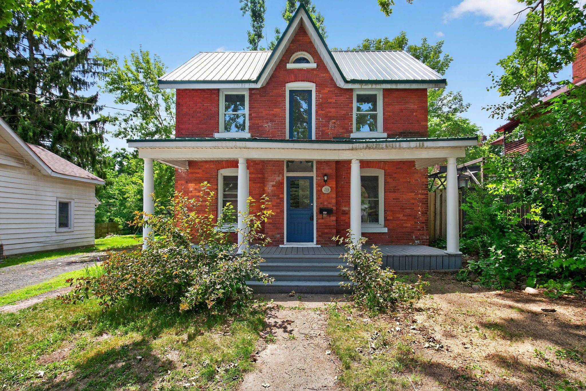 Orillia, ON L3V 4N1,153 Laclie ST