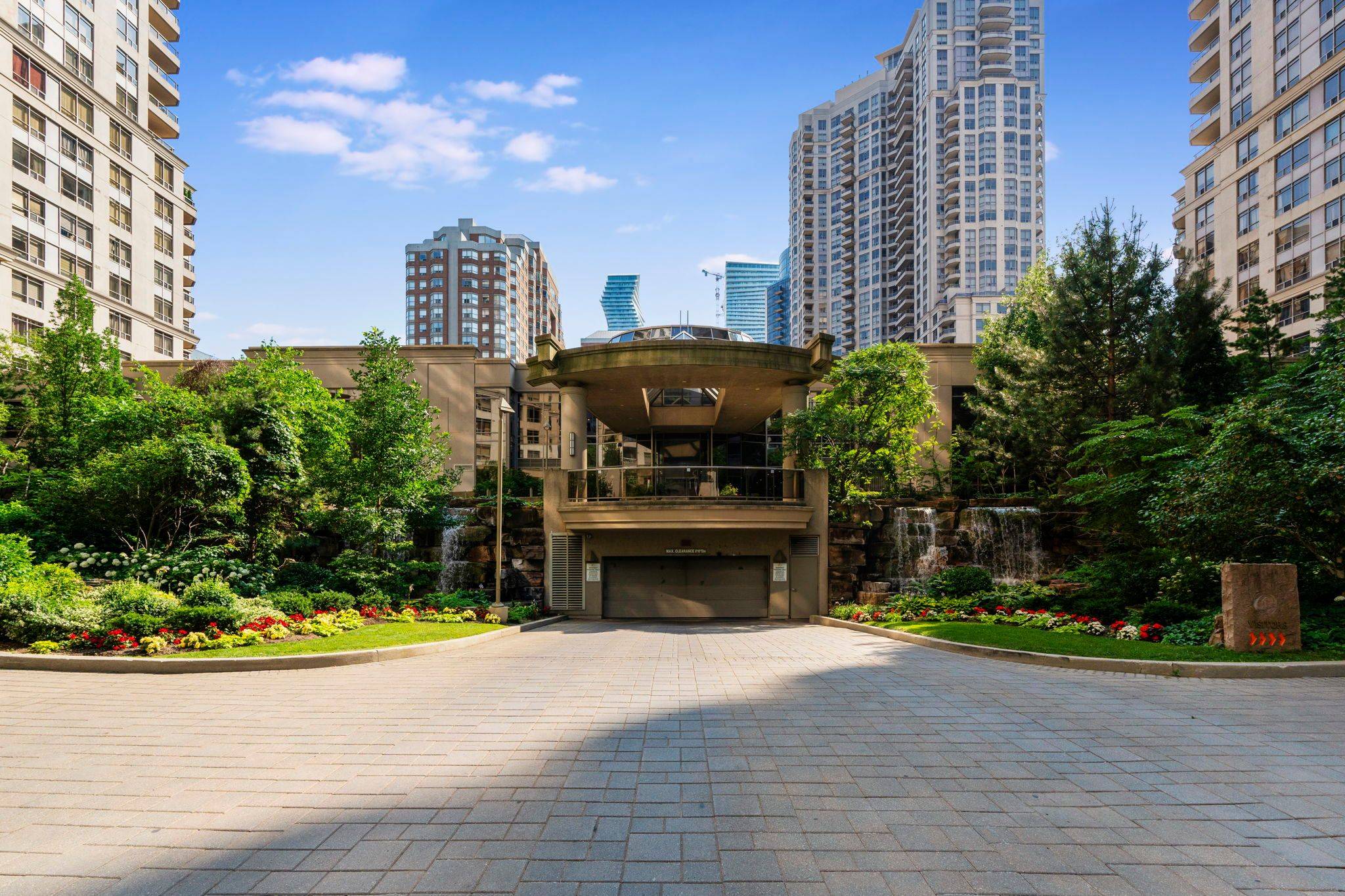 Mississauga, ON L5B 4M7,3880 Duke Of York BLVD S #1911