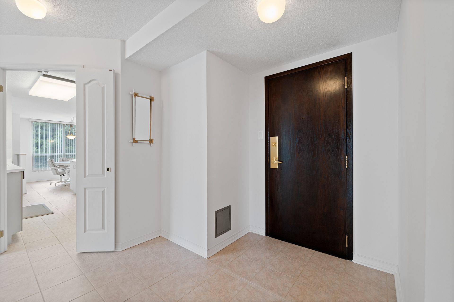 Milton, ON L9T 5E2,100 Millside DR #208
