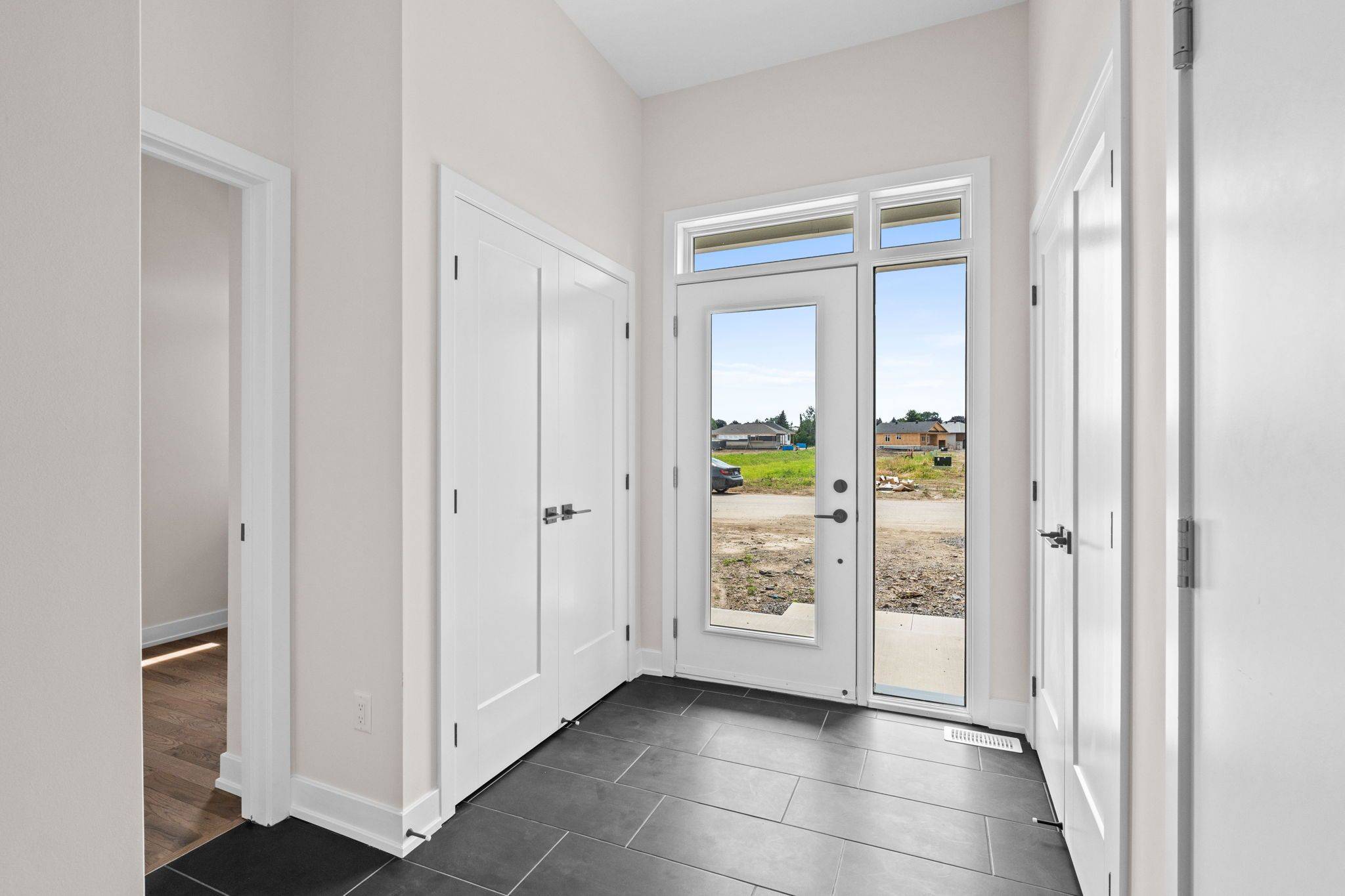Brockville, ON K6V 7N1,1039 Moore ST