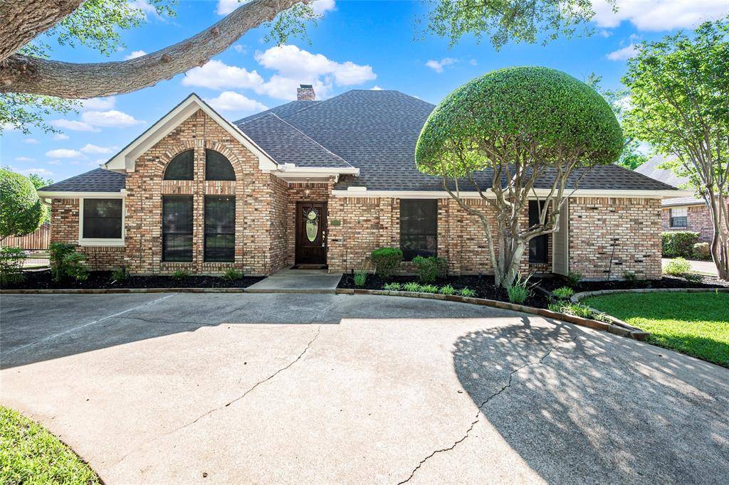 Grapevine, TX 76051,3221 Oak Tree Lane