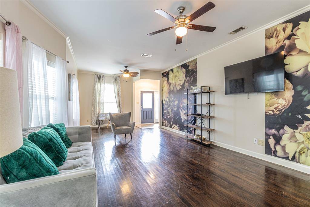 Dallas, TX 75208,825 W 12th Street