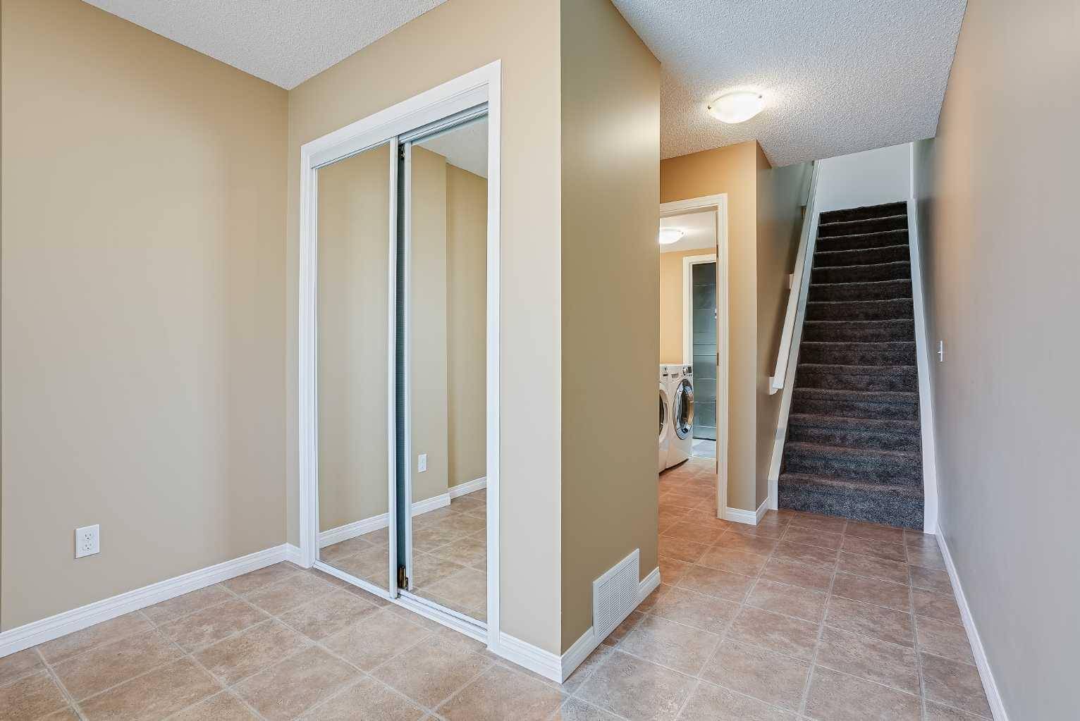 Airdrie, AB T4B 3R3,145 Windstone AVE SW