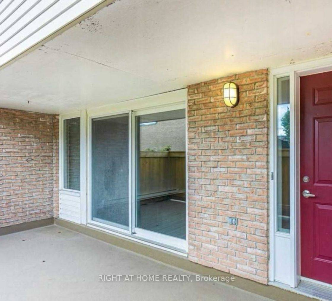 Aurora, ON L4G 3M2,248 Milestone CRES E #120