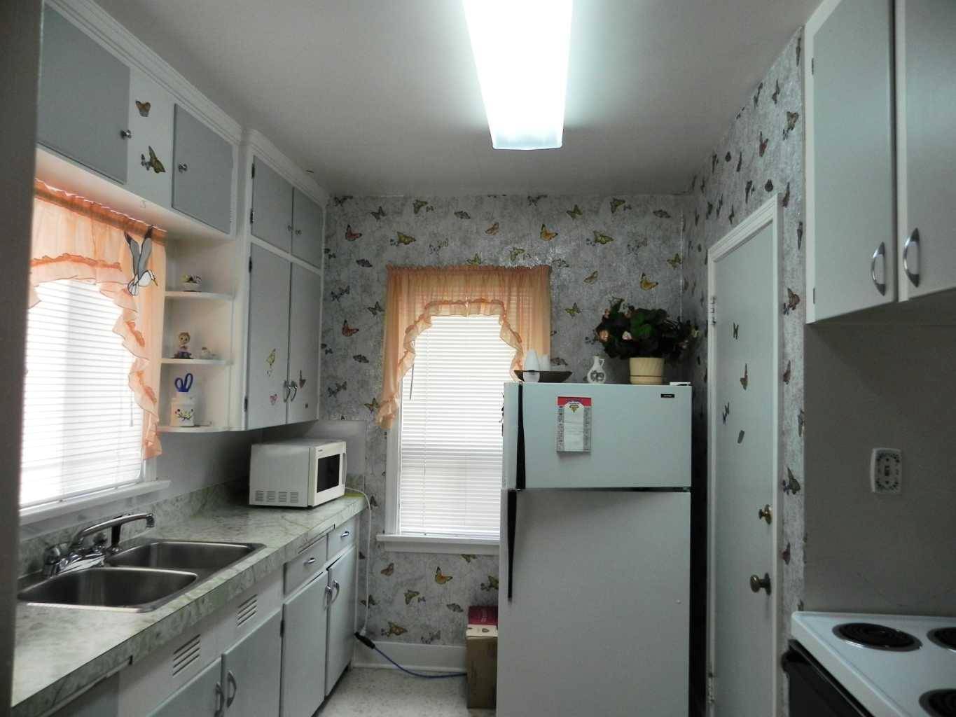 Gull Lake, AB T0C 0J0,Oliver Avenue #66