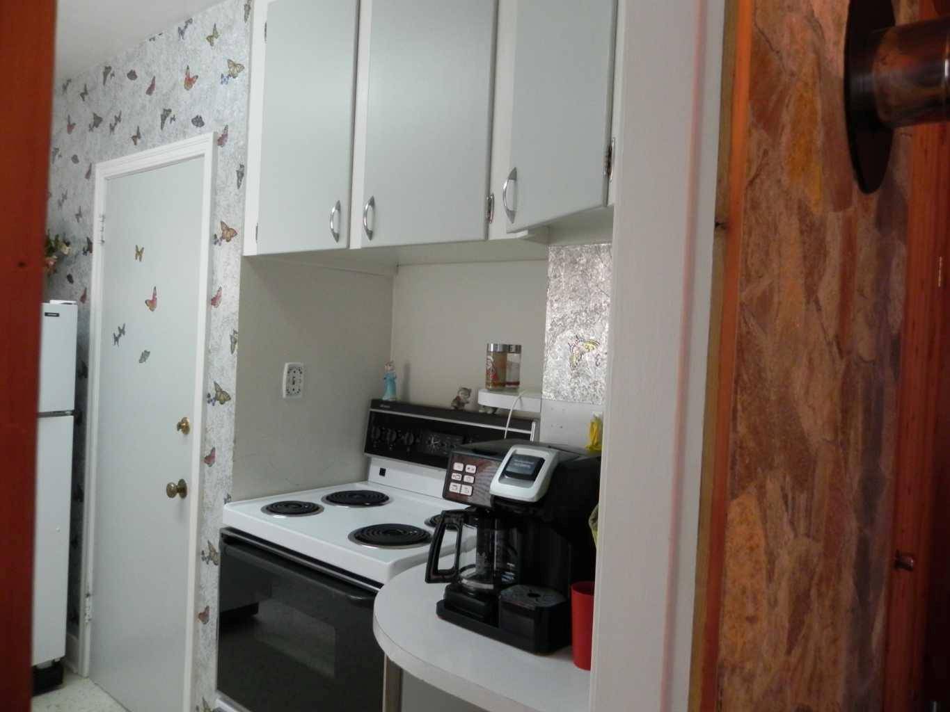 Gull Lake, AB T0C 0J0,Oliver Avenue #66