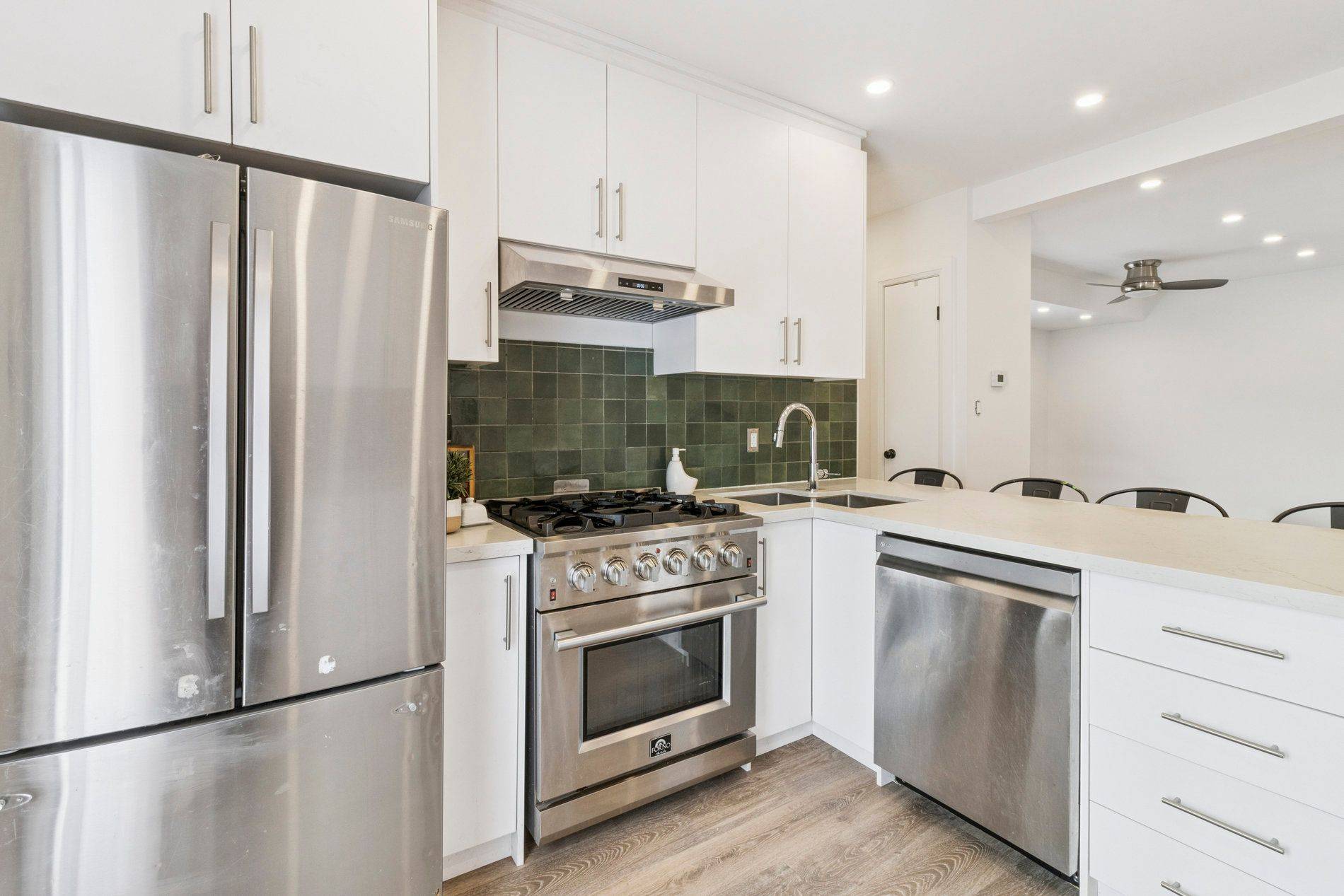 Toronto C02, ON M6G 2J9,267 Benson AVE