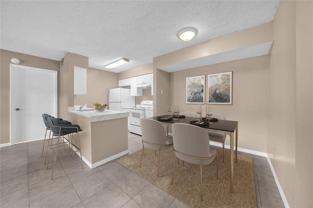 Hollywood, FL 33026,776 NW 103rd Ter #102
