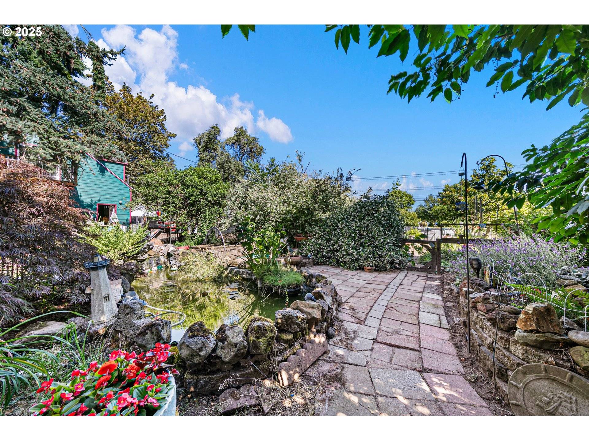 Eugene, OR 97402,5320 ROYAL AVE