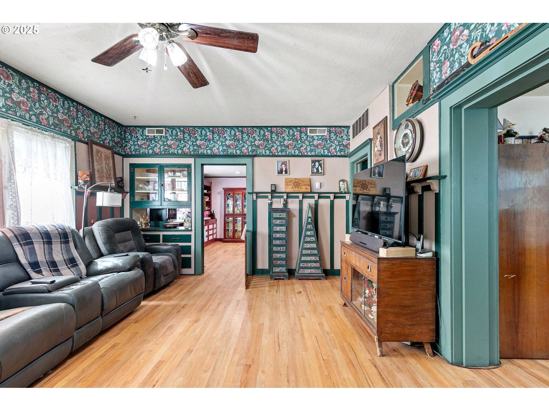 Eugene, OR 97402,5320 ROYAL AVE