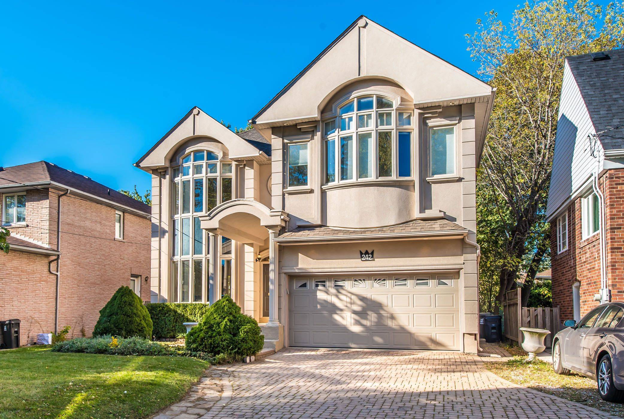 Toronto C14, ON M2N 3T9,242 Empress AVE