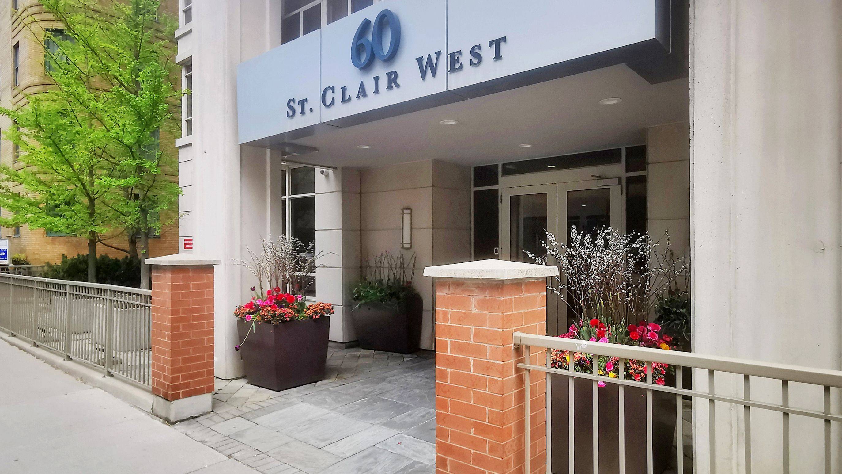 Toronto C02, ON M4V 1M1,60 St Clair AVE W #901