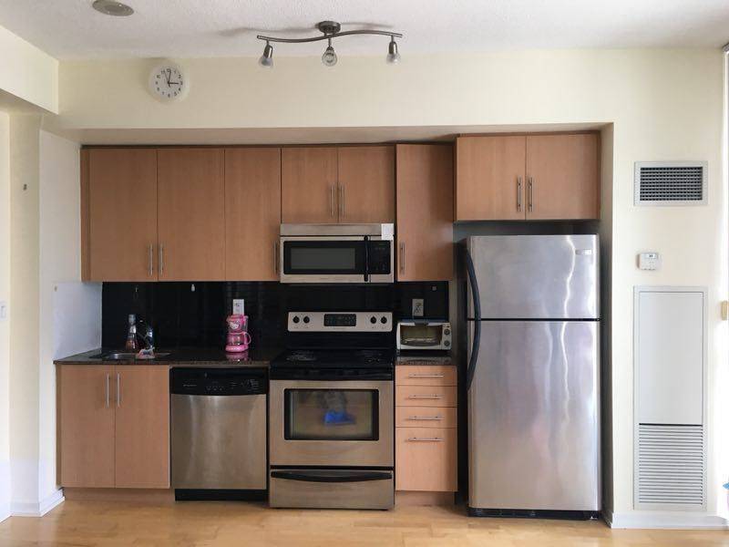 Toronto C01, ON M5J 0A7,65 Bremner BLVD #2804