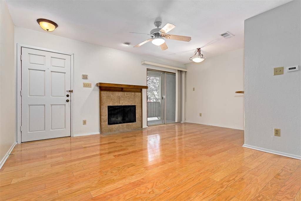 Dallas, TX 75206,5740 Martel Avenue #B19