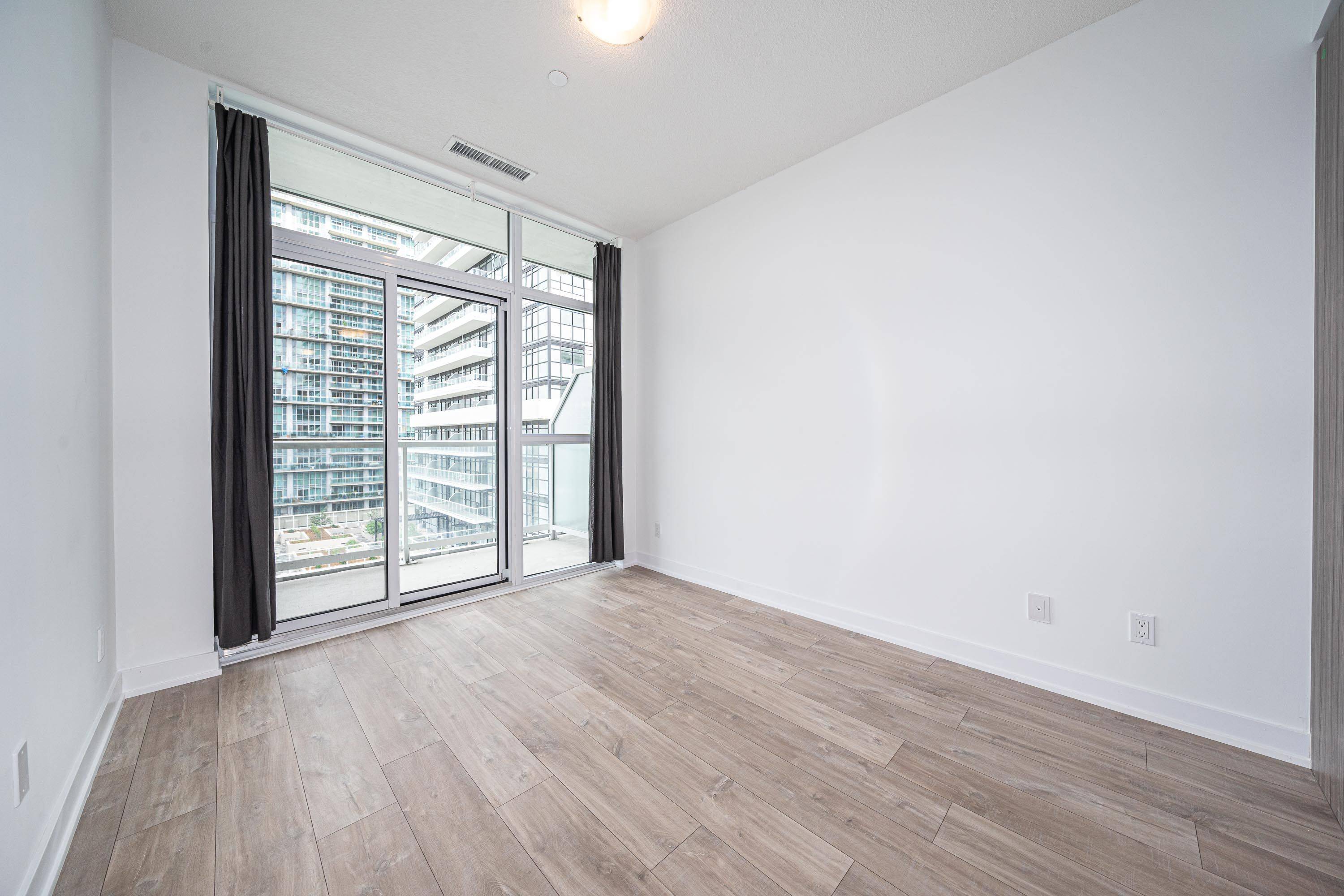 Toronto W06, ON M8Y 0C7,251 Manitoba ST #828