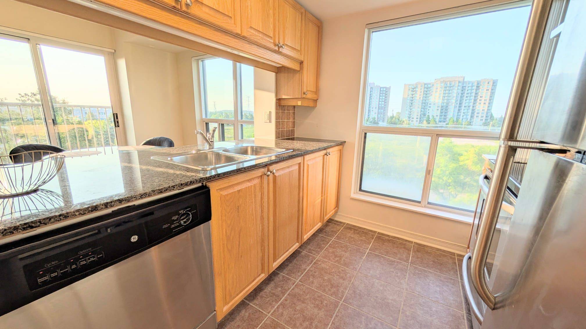 Richmond Hill, ON L4B 0B1,185 Oneida CRES #306