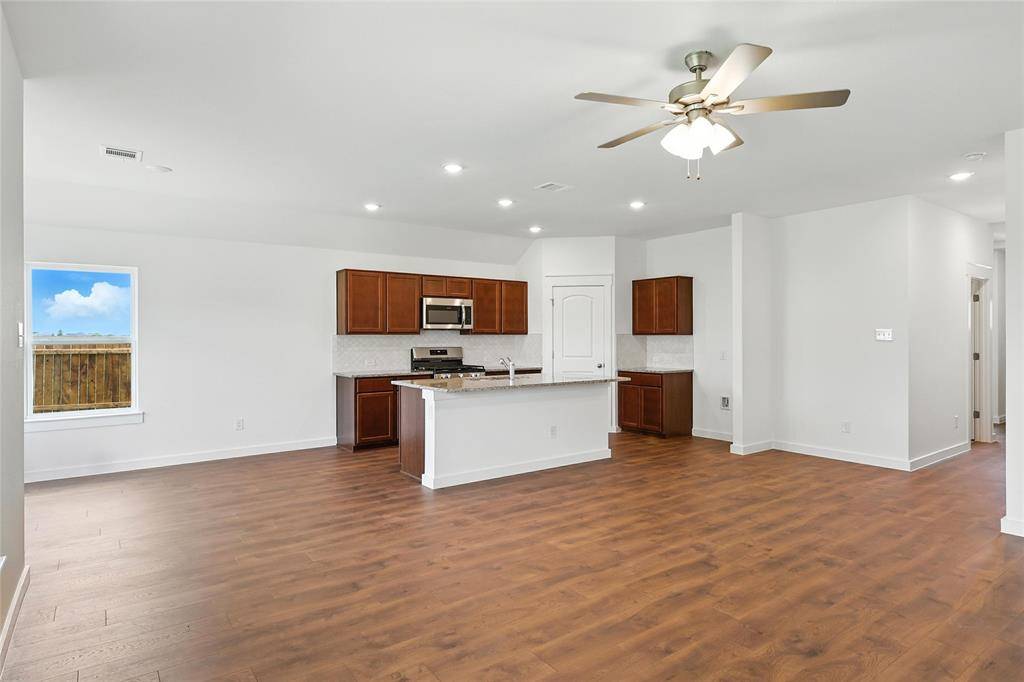 Venus, TX 76084,112 Patrick Henry Drive