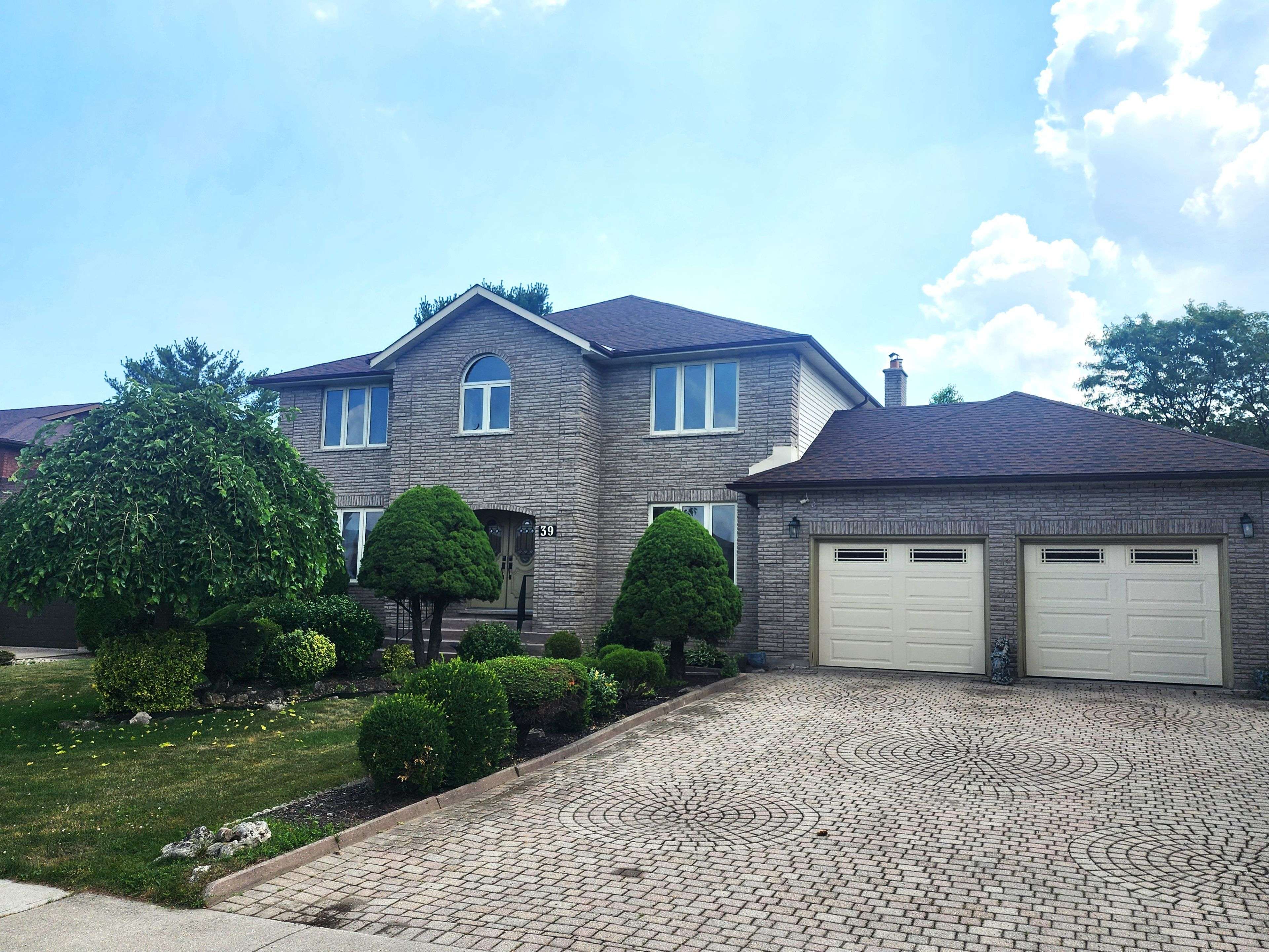 Hamilton, ON L8W 1X3,39 Corinthian DR