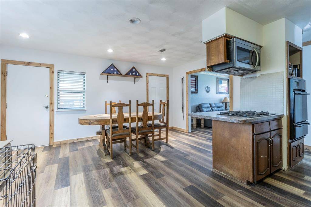 Burleson, TX 76028,821 Belaire Drive