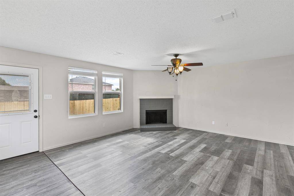 Cedar Hill, TX 75104,929 Brooks Drive