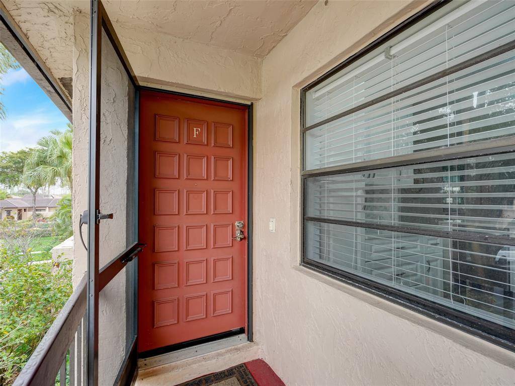 Boca Raton, FL 33428,9261 Vista Del Lago #19F