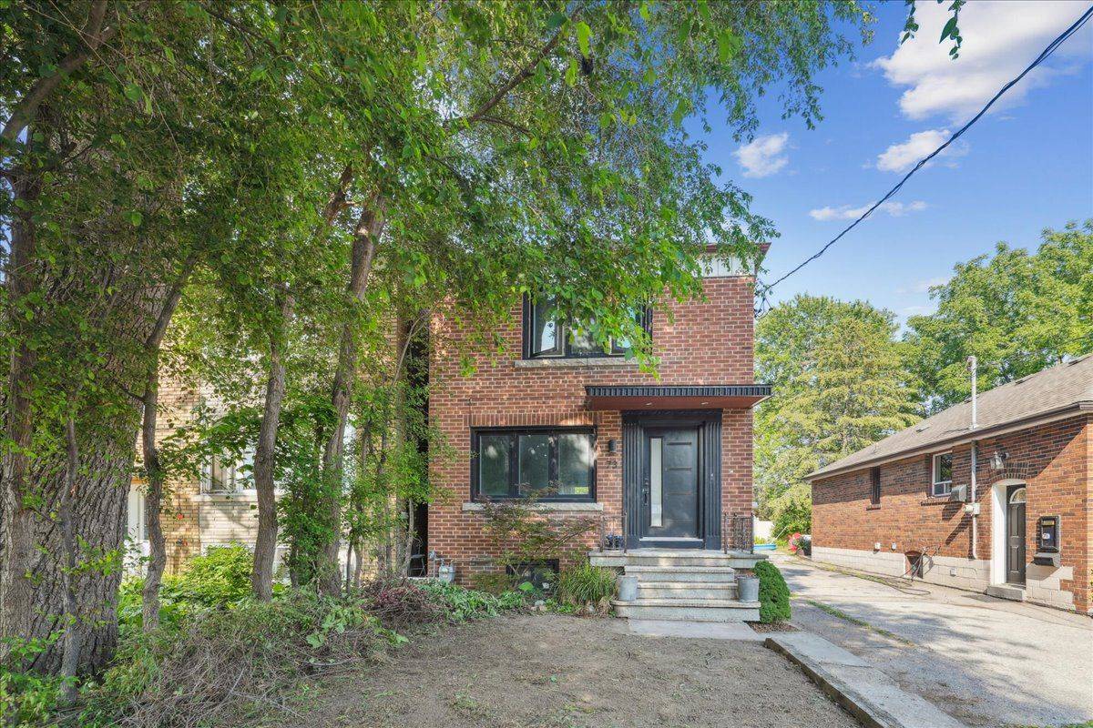 Toronto W03, ON M6M 4E4,73 Yarrow RD