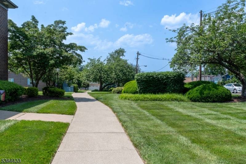 West Caldwell Twp., NJ 07006,580 Bloomfield Ave-1A #1A