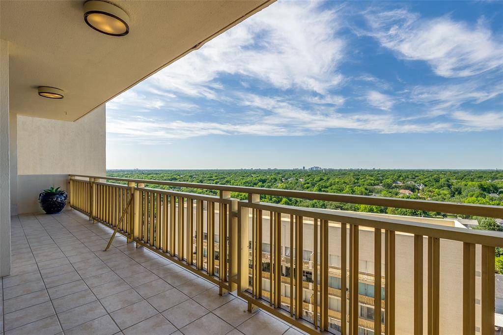 Dallas, TX 75225,6211 W Northwest Highway #1504