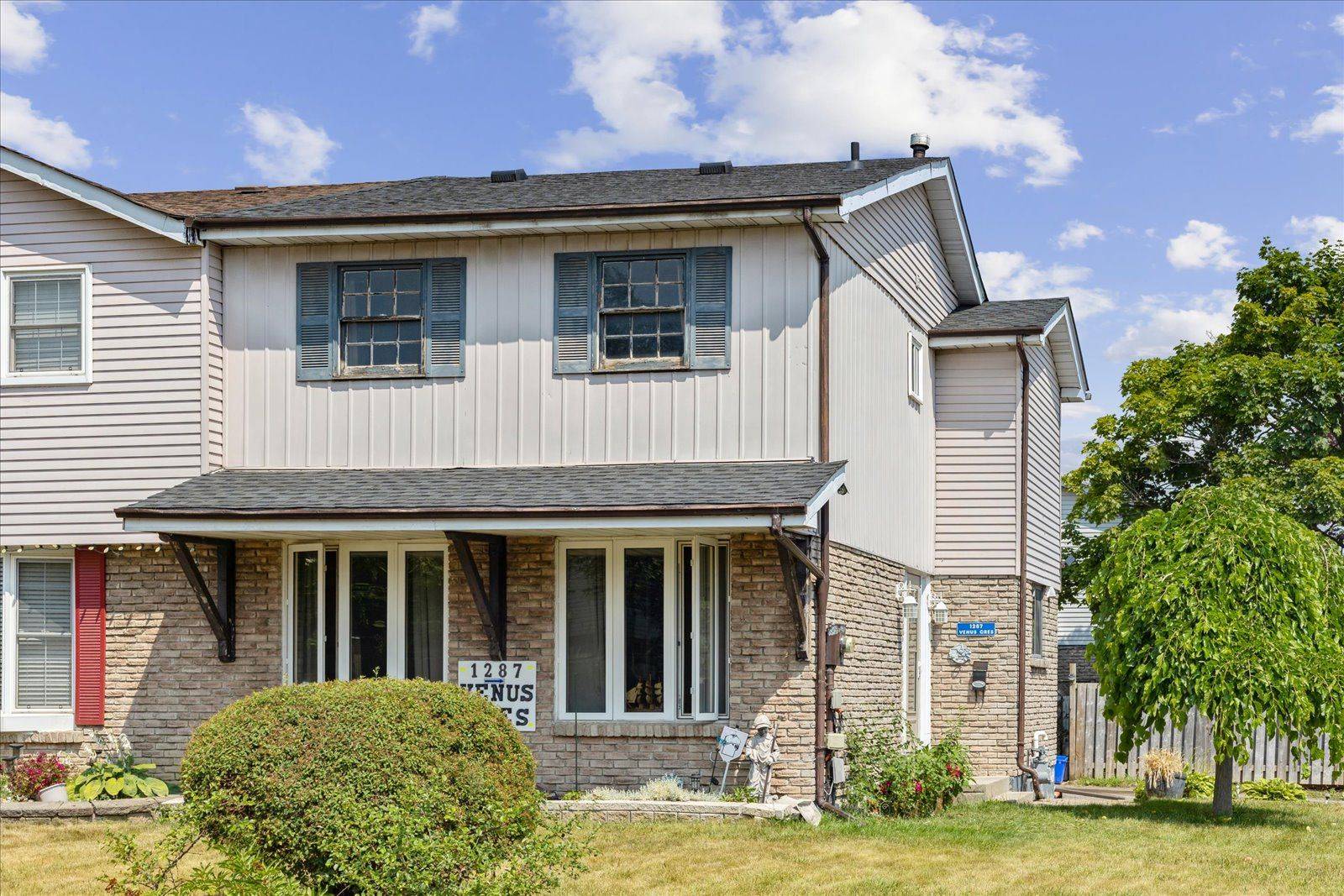 Oshawa, ON L1J 6E3,1287 Venus CRES