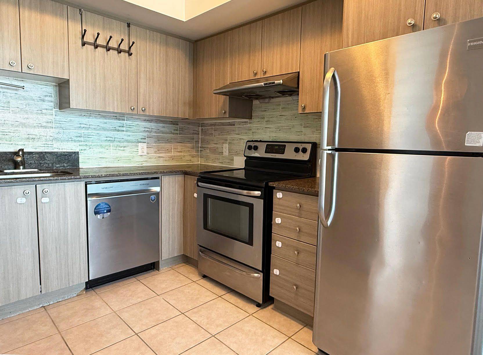 Markham, ON L3R 1J5,8323 Kennedy RD #305