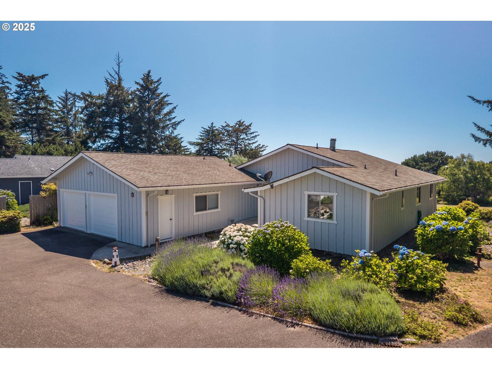 Bandon, OR 97411,3230 GOLF LINKS RD