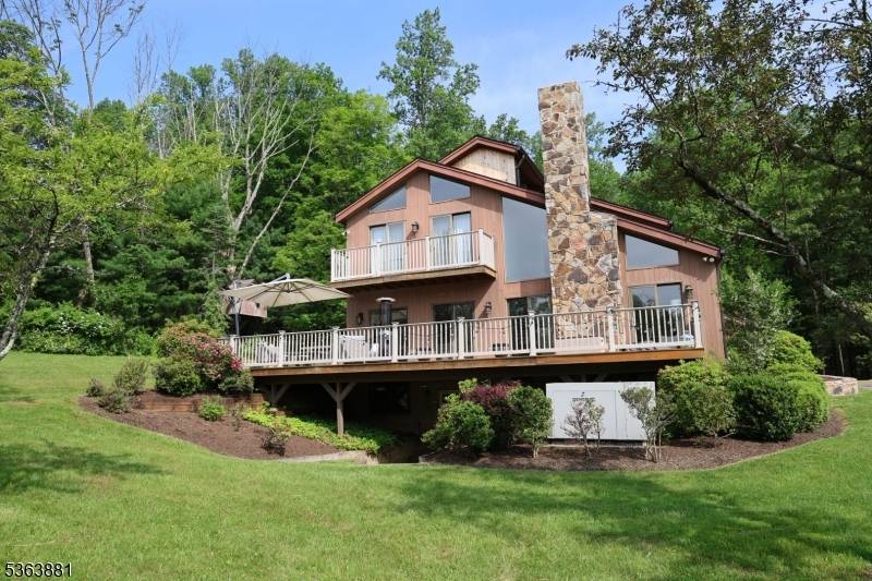 Mendham Twp., NJ 07926,32 E Main St