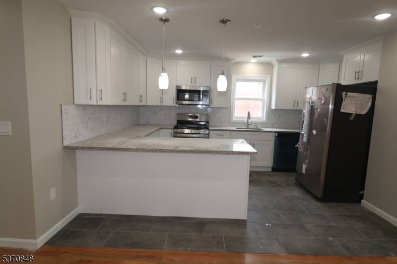 Newark City, NJ 07114,32 Garibaldi Ave