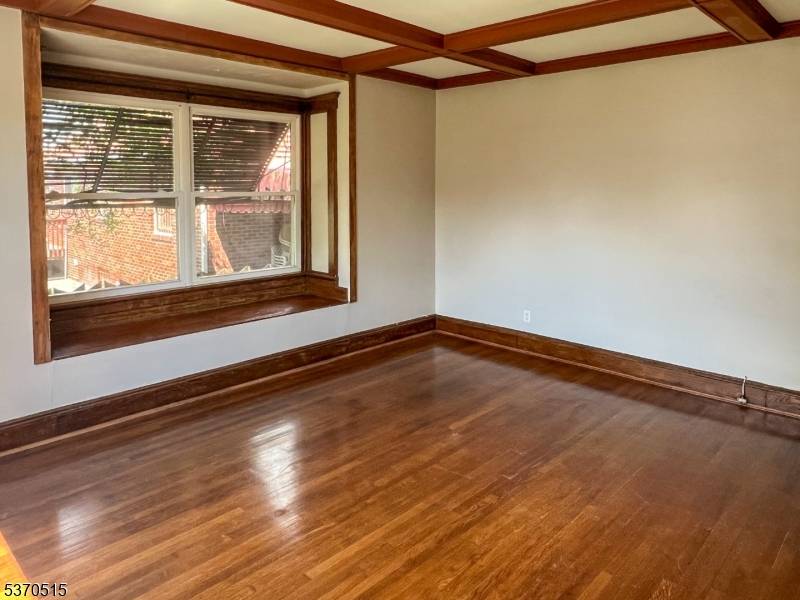Paterson City, NJ 07503,142 Lakeview Ave