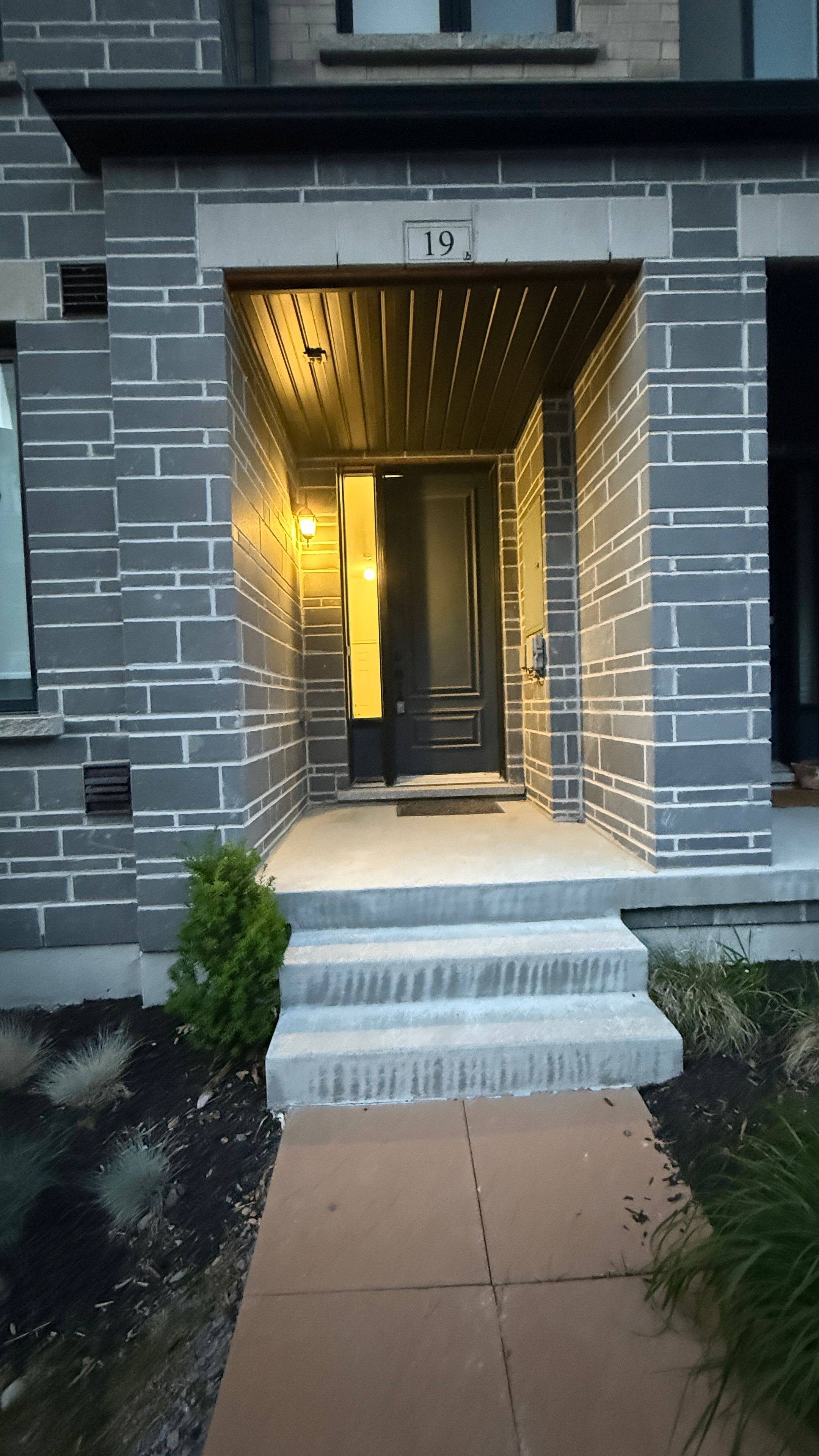 Whitby, ON L1N 0M6,19 Steamboat WAY