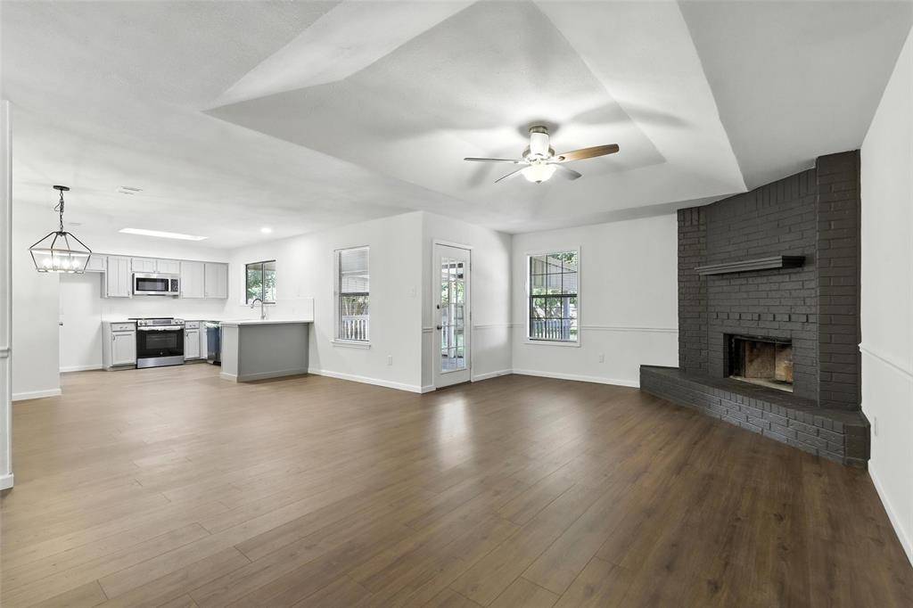 Burleson, TX 76028,801 James Circle