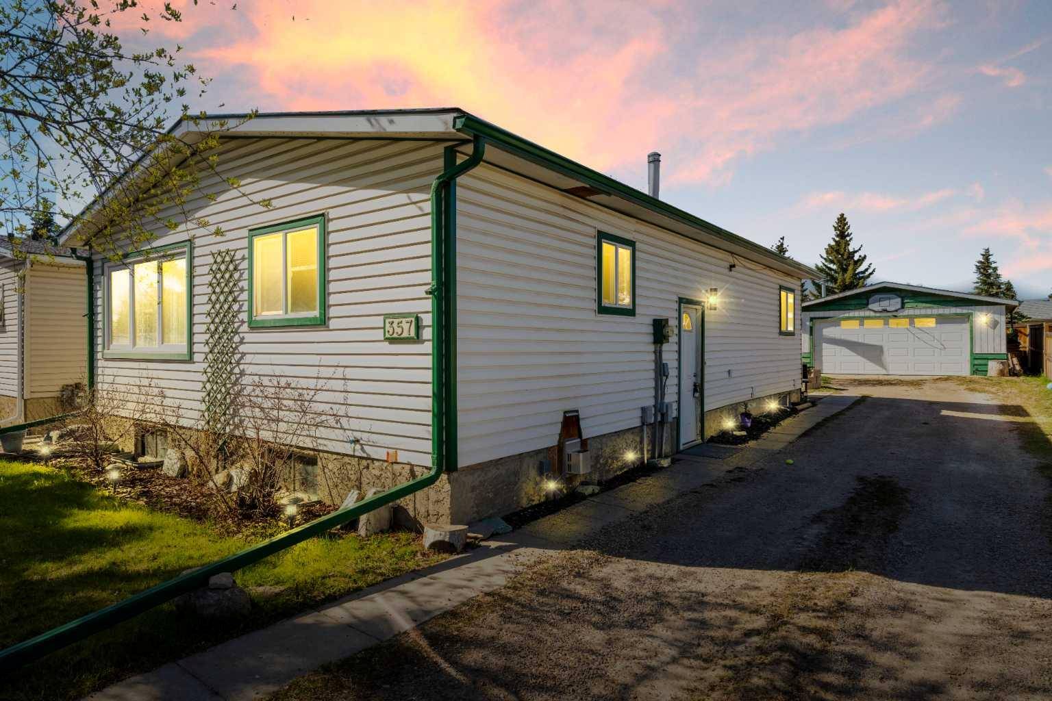 Airdrie, AB T4A 1M3,357 Spring Haven CT SE
