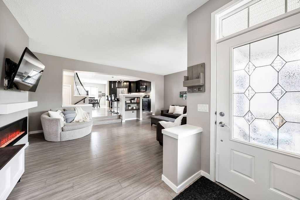 Calgary, AB T3M 1R1,366 Auburn Crest WAY SE